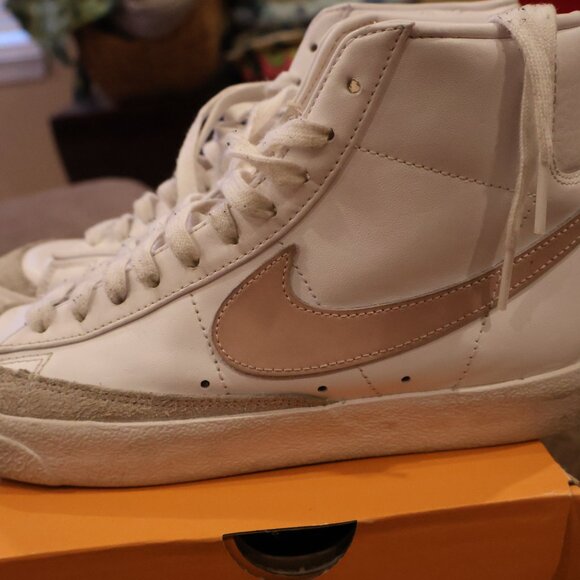 EUC Nike Blazer Mid ’77 – Women’s Size 8.5 (Men’s 7) - Picture 3 of 7